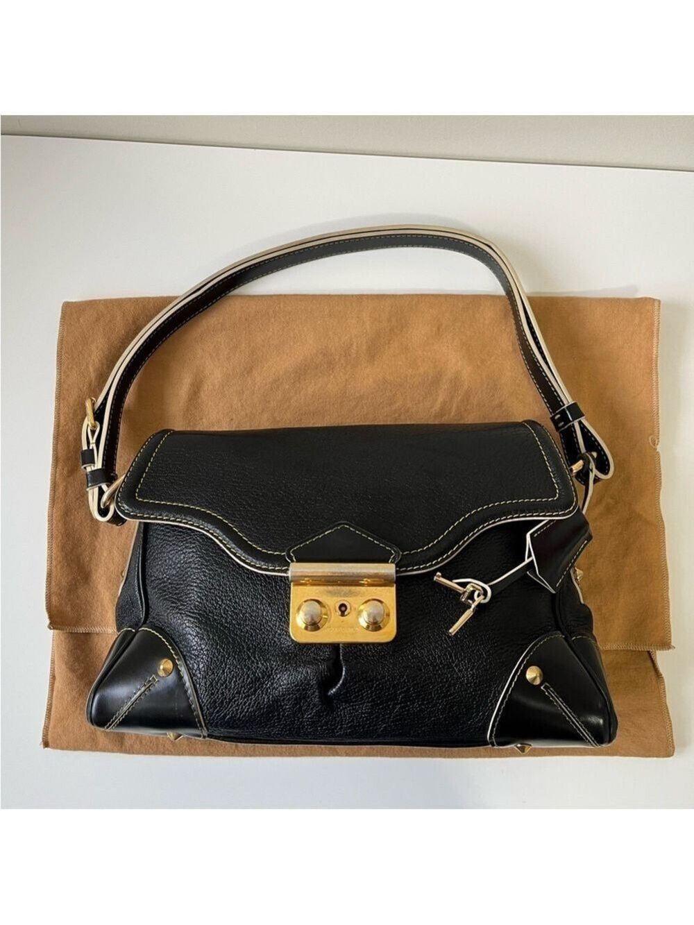 Authentic Louis Vuitton Suhali L’Essentiel PM Bag - Picture 3 of 16